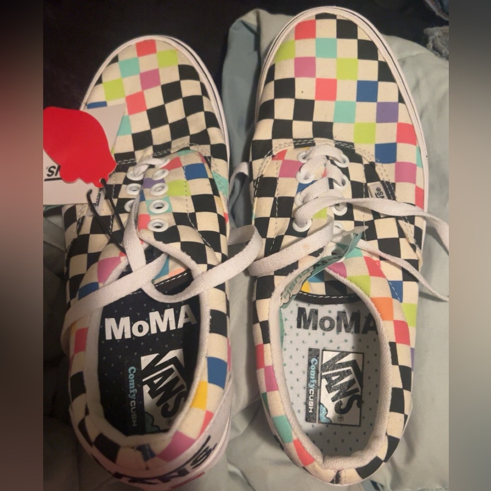 Mens 6.5 womens 8 Vans MOMA (museum of modern art) sneakers NWT